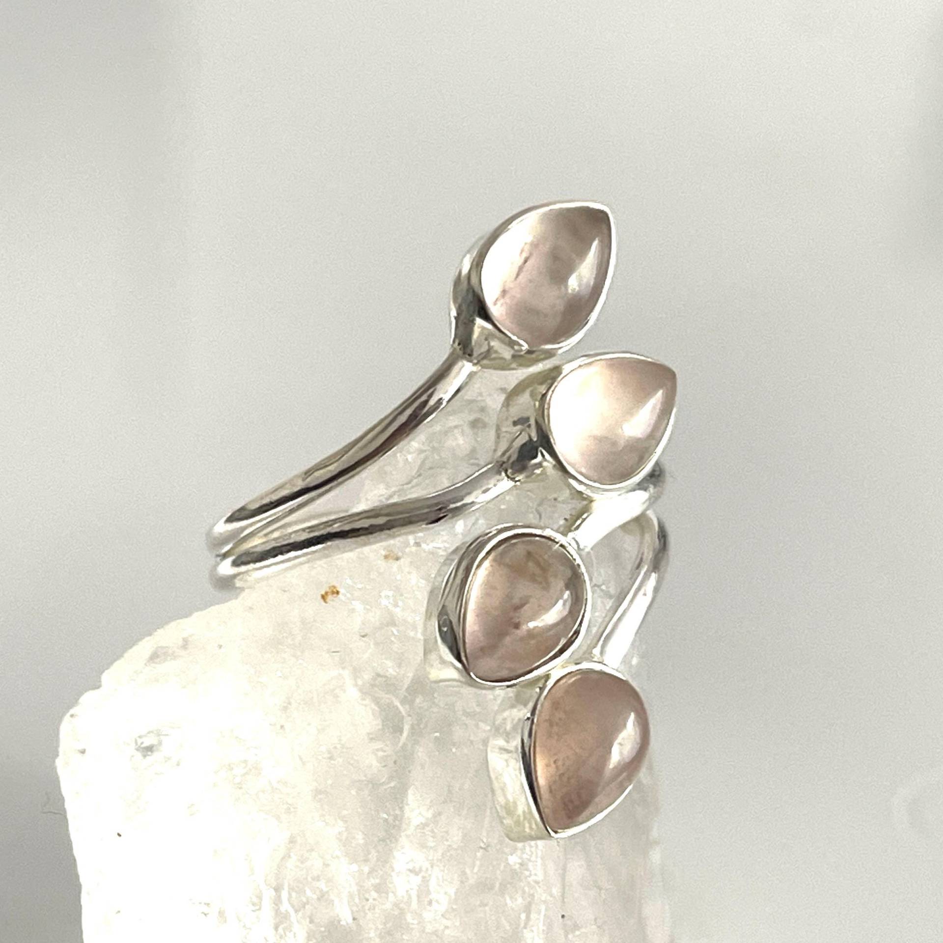 925 Offener Rosenquarz Silberring Breiter Verstellbarer Edelsteinring Damenring von AvoMirakII
