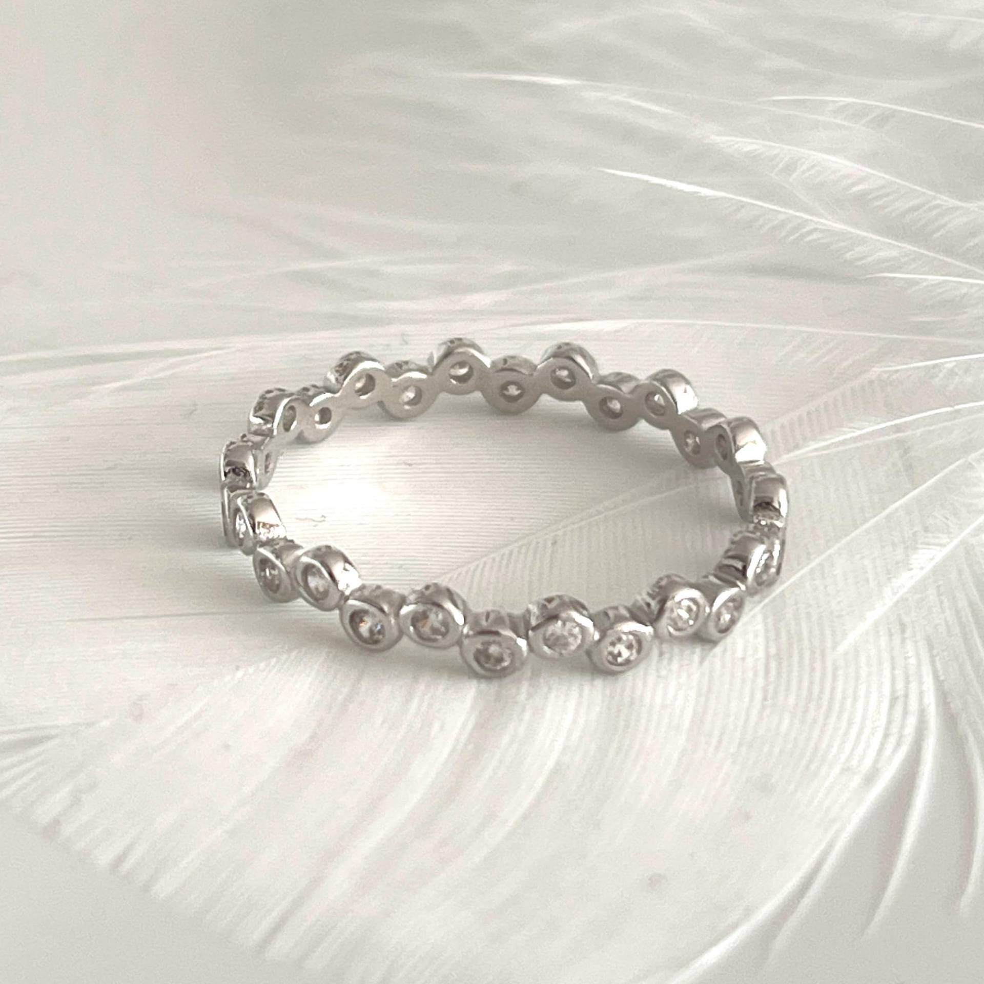 925 Stapelring Mit Bergkristall Schmaler Dünner Multi Steinring in Größe 57 Damenring 925 Stapelring Mit Bergkristall Schmaler Dünner Multi Steinring in Größe 57 Damenring von AvoMirakII