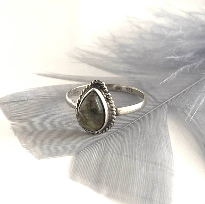 Echter Labradorit 925Er Silberring Größe 53 Kleine Feine Edelsteinring Steinring Für Sie von AvoMirakII