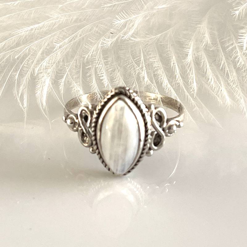 Filigraner Mondstein Silberring 925 Größe 58 Moderner Einzigartiger Edelsteinring Verlobungsring Steinring Damenring von AvoMirakII