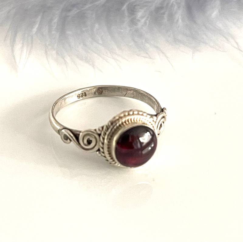 Filigraner Rubin 925 Silberring Größe 54 Jugendstil Ring Verlobungsring Zierlicher Feiner Für Sie von AvoMirakII