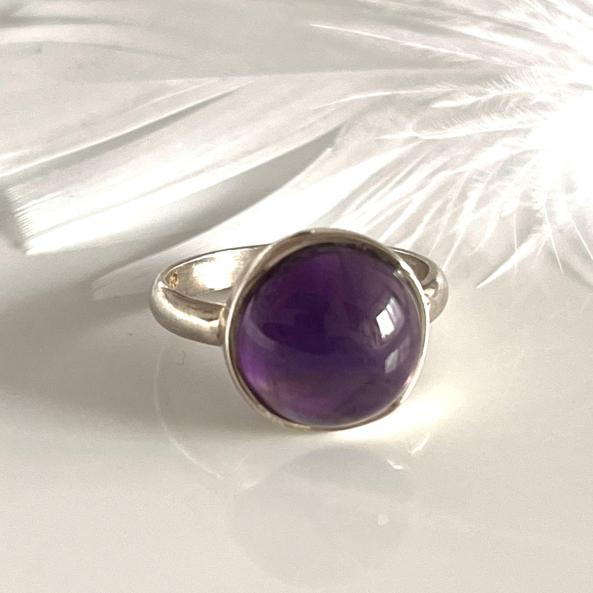 Gegen Den Strom Amethyst Ring 925 Sterling Silber Großer Runder Edelsteinring Lavender Massiver Damenring Geschenk Für Frauen von AvoMirakII