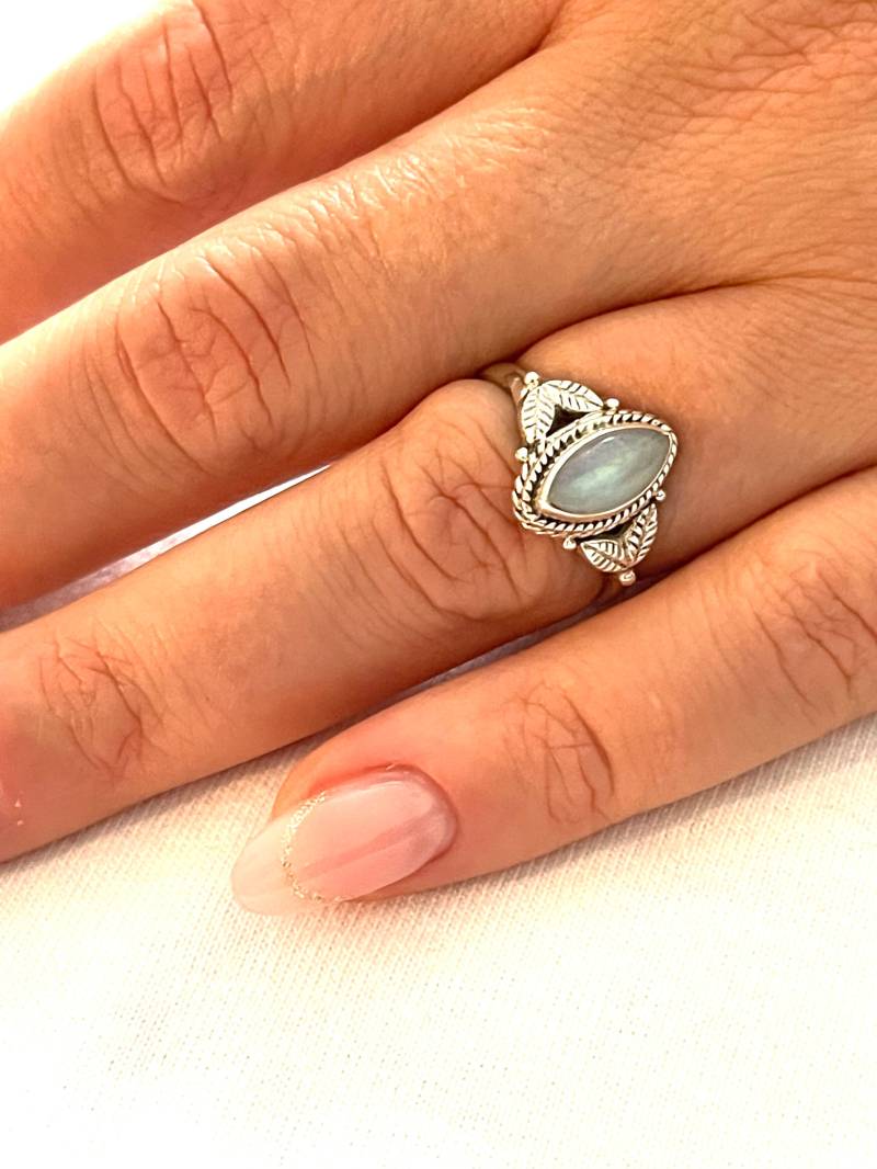 Gegen Den Strom Ring 925 Silberring Mit Mondstein Verlobungsring Mondsteinschmuck Beste Freundin Geschenk Für Sie von AvoMirakII