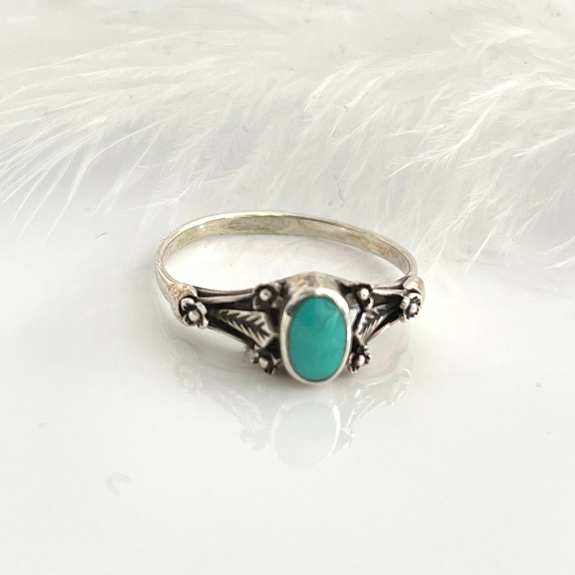 Gothic Ring Filigraner Silberring Mit Türkis 925 Silber Blauem Stein Größe 57 Und 59 Zarter Verlobungsring Für Damen Gothic Ring Filigraner Silberring Mit Türkis 925 Silber Blauem Stein Größe 57 Und 59 Zarter Verlobungsring Für Damen von AvoMirakII