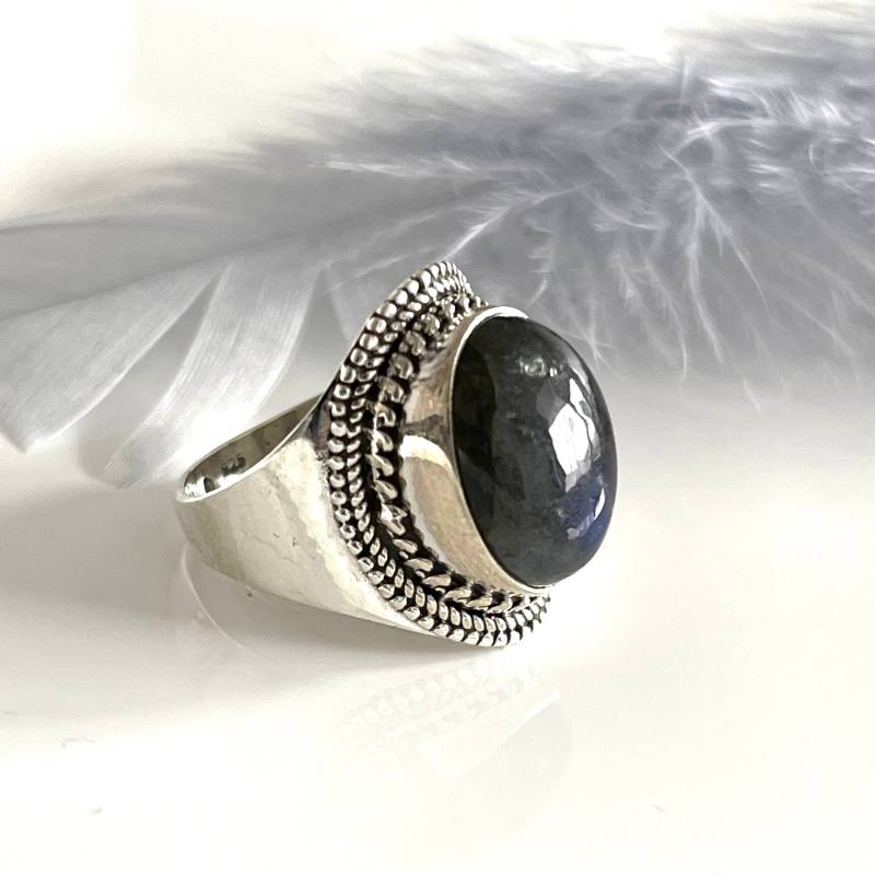 Natürlicher Regenbogen Labradorit Steinring 925 Silber Ring Statement Dicker Band Breiter Massiver Bandring Filigraner von AvoMirakII