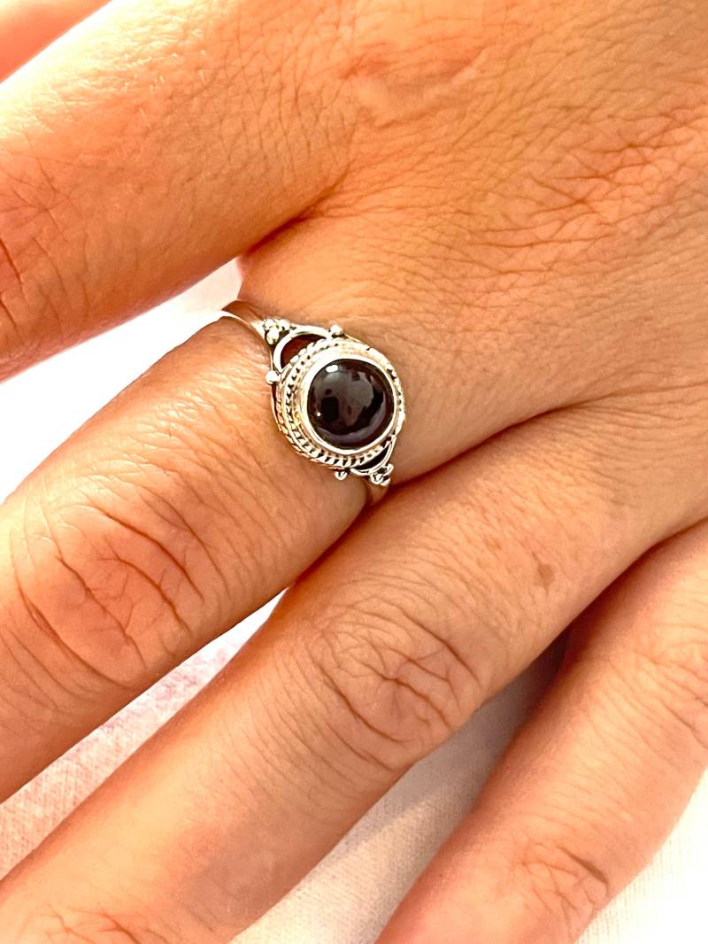 Onyx Ring 925 Silber Ring Verlobungsring Filigraner Zierlicher Silber Damen Geschenk Beste Freundin von AvoMirakII