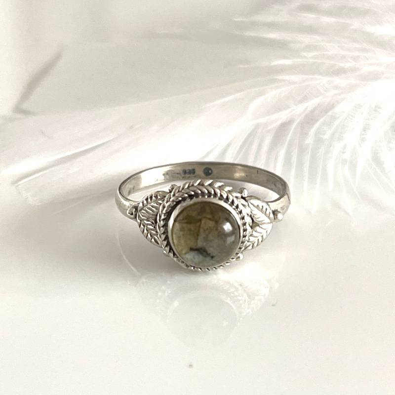 Runder Labradorit Silberring 925 Silber Echtschmuck Verlobungsring Zierlicher Filigraner Damenring Geschenk Für Sie von AvoMirakII