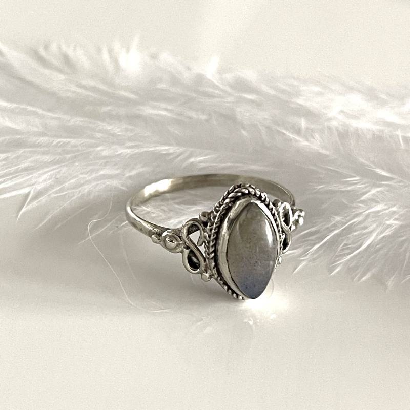 Solitär Labradorit Silberring in Größe 60 Filigraner Spitze Ring 925 Silber Echter Edelstein Fingerring Damenring von AvoMirakII