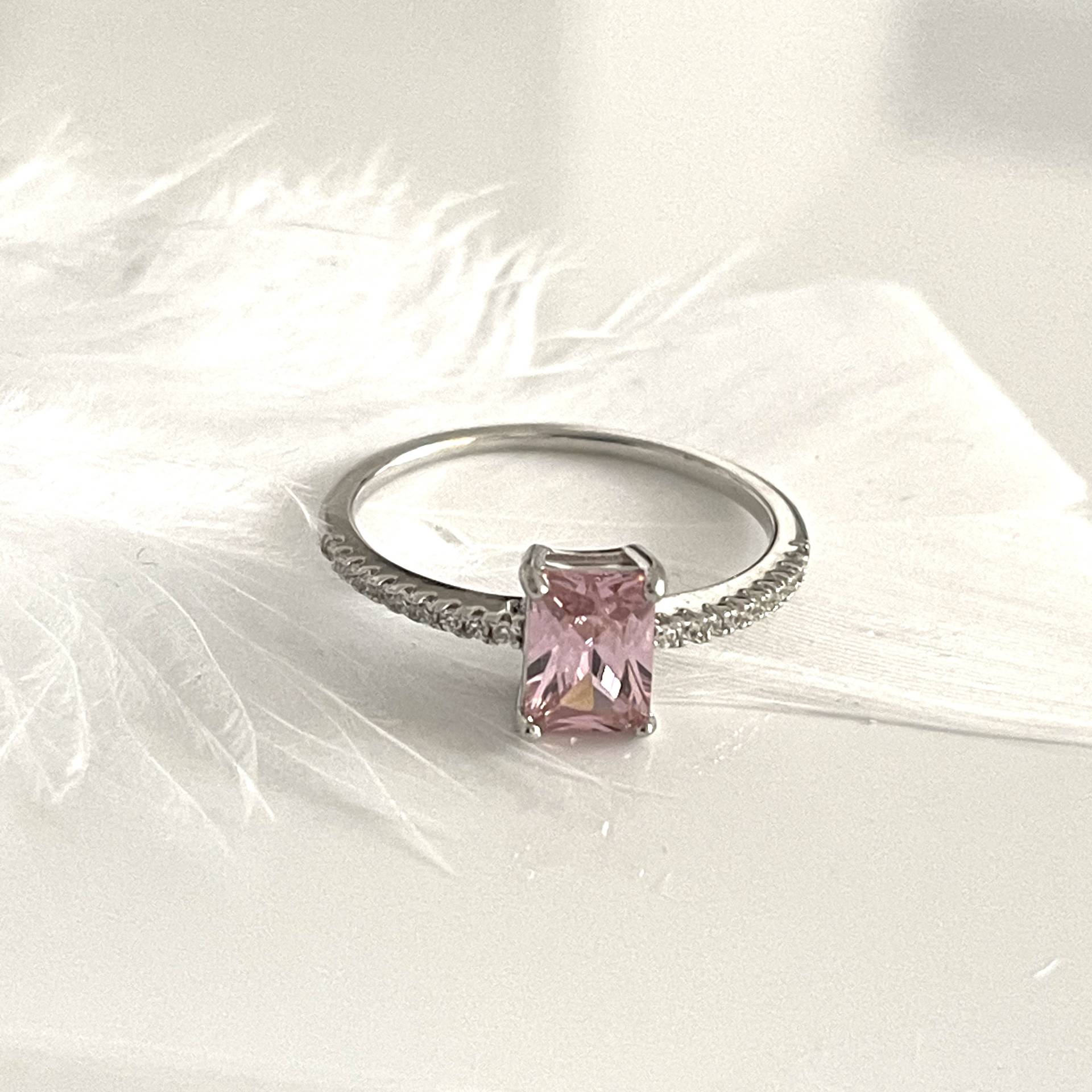 Verlobungsring Gegen Den Strom Ring 925 Silberring Mit Edelstein Zierlicher Zirkon Damenring Geschenk Für Sie Verlobungsring Gegen Den Strom Ring 925 Silberring Mit Edelstein Zierlicher Zirkon Damenring Geschenk Für Sie von AvoMirakII