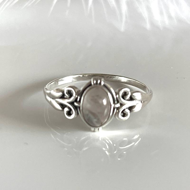 Zierlicher Mondstein Silberring 925 Silber Filigraner Moderner Ring in Größe 57 Und 58 Echtsilber Edelstein Schmuck Für Sie von AvoMirakII