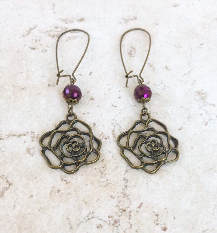 Lila Blume Boho Ohrringe, Südwestlichen Perlen Statement Schmuck, Baumeln Metall Rose Kristall Ohrringe Lila Blume Boho Ohrringe, Südwestlichen Perlen Statement Schmuck, Baumeln Metall Rose Kristall Ohrringe von AvocadoGreenDesigns