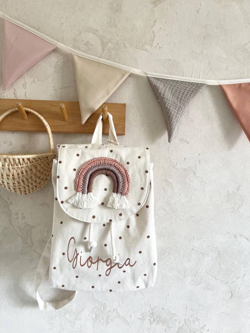 Mädchen Rucksack Tasche Personalisiert Mit Regenbogen Gepunktet Braun Kupfer Bio Kindergartentasche Stoffrucksack Namen Kinderrucksack von Avocadopink