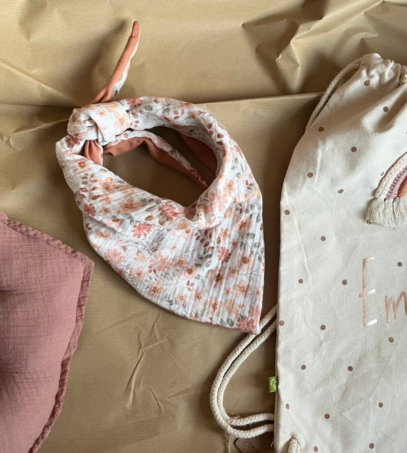 Musselin Halstuch Mädchen Bio Jersey Pastell Terracotta Rosé Zum Binden Geblümt Blumen Gräser Musselintuch von Avocadopink