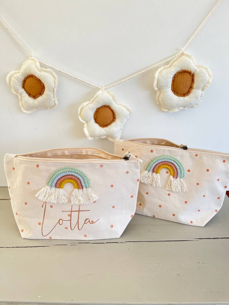 Personalisierte Mädchen Krimskrams Tasche Windeltasche Kulturbeutel Mit Regenbogen Bunt Gepunktet Punkte Namen Kupfer Apricot Geschenk von Avocadopink