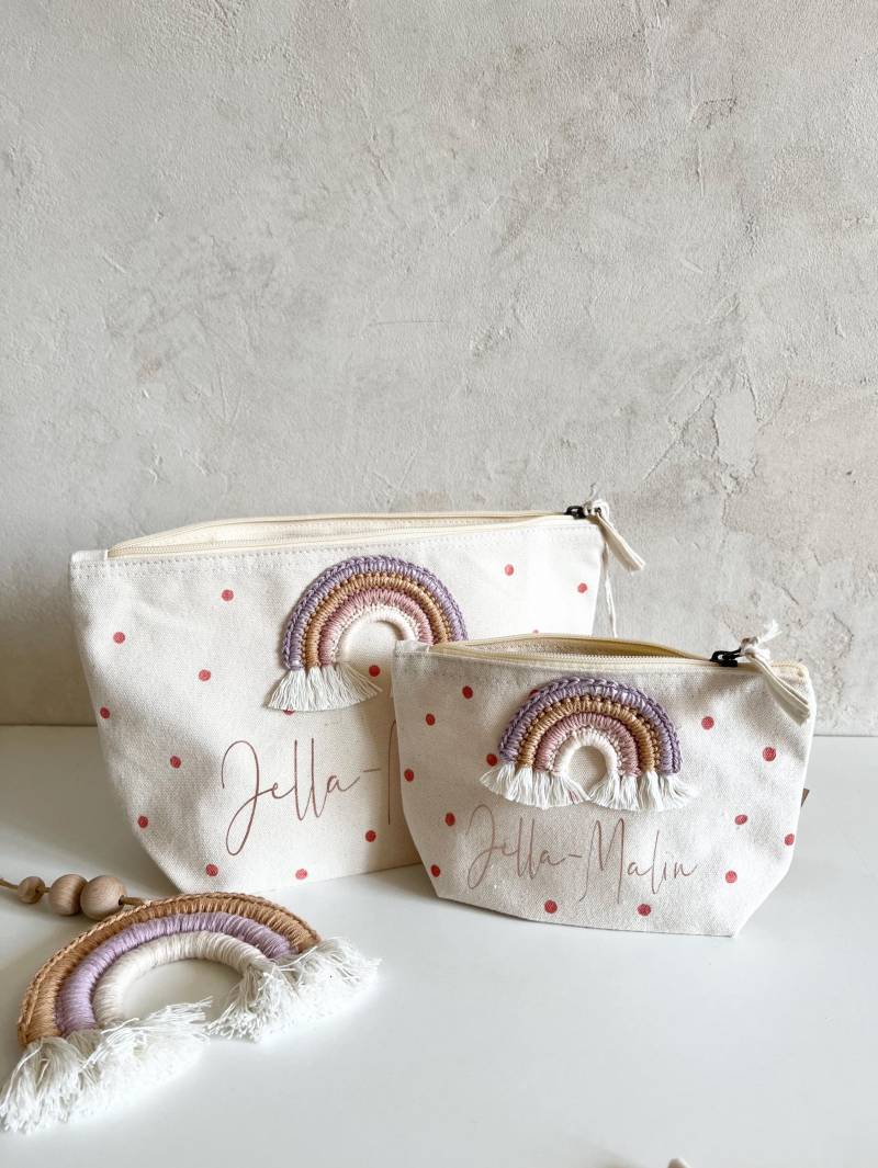 Personalisierte Mädchen Krimskrams Tasche Windeltasche Kulturbeutel Mit Regenbogen Bunt Gepunktet Punkte Namen Kupfer Apricot Geschenk von Avocadopink