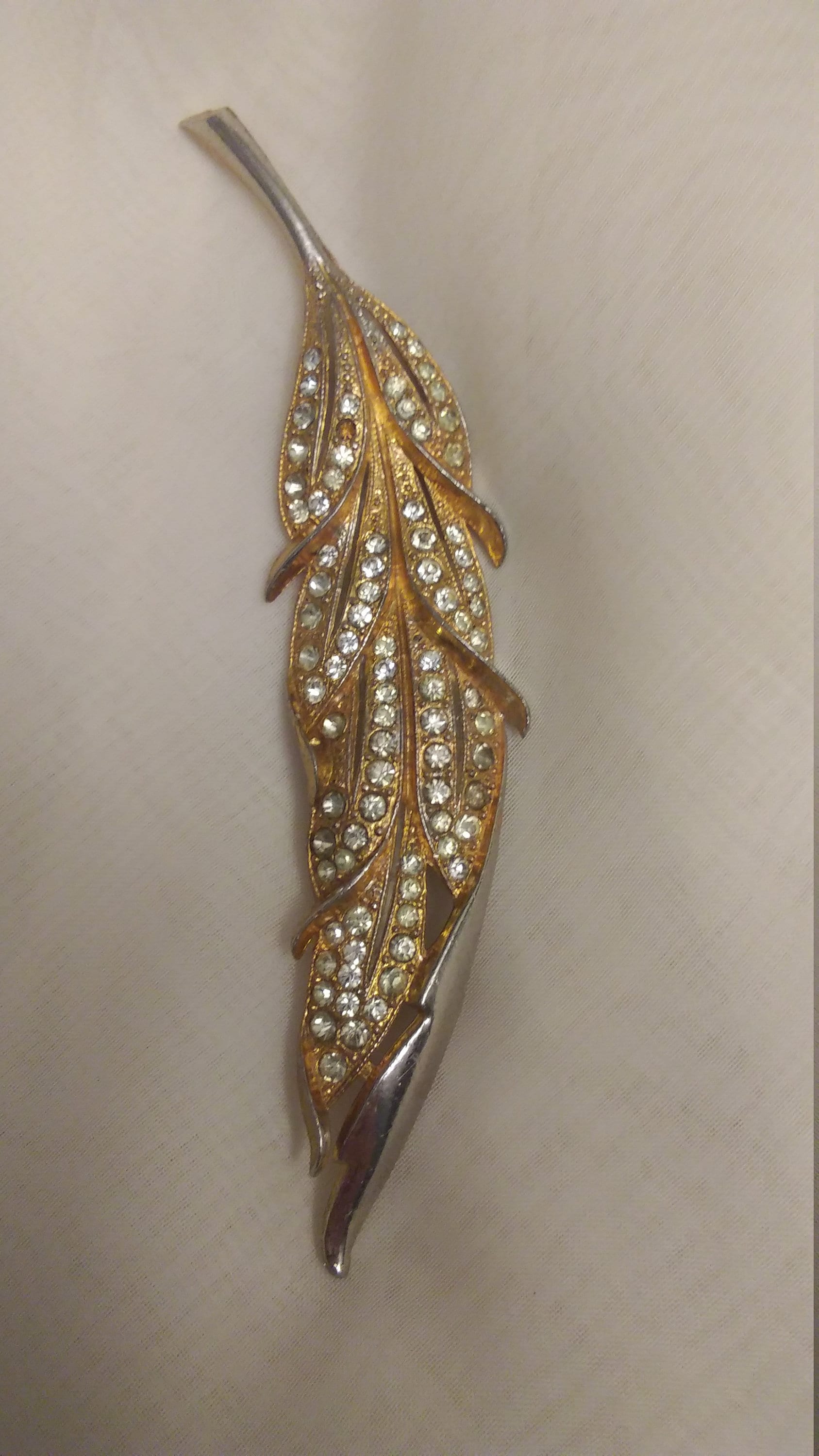 Vintage Brosche 60Er Jahre. Blatt Form Mit Strasssteinen von AwesomeVintageCorp
