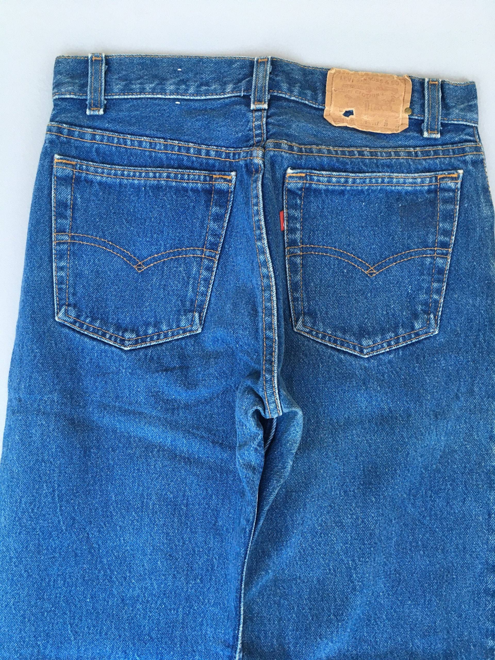Größe 27x27, 5 Vintage Levis 701 Studenten Jeans Light Washed 1990Er Dirty Denim Distressed Blue 501 Mom W27 von AxeVin