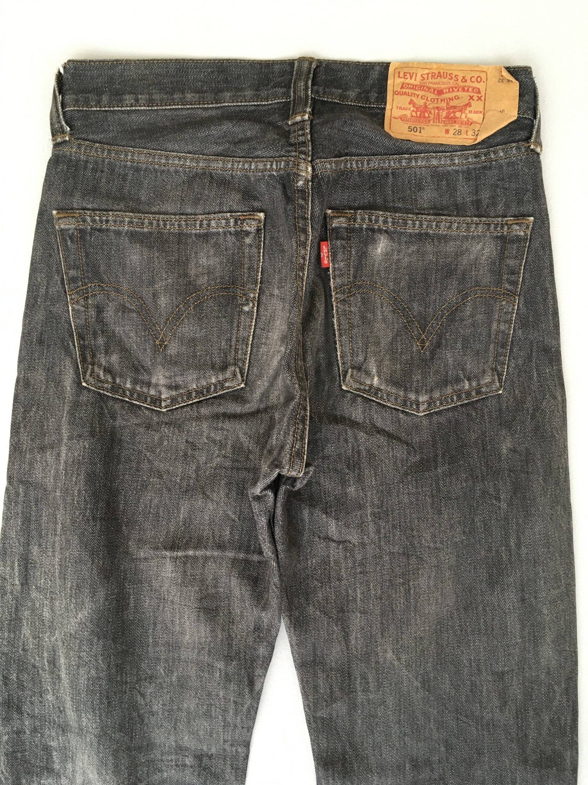 Größe 27x29 Vintage Levis 501 Damen Schwarze Jeans Hohe Taille 90Er Jahre Faded Ripped Denim Distressed Mom W27 von AxeVin