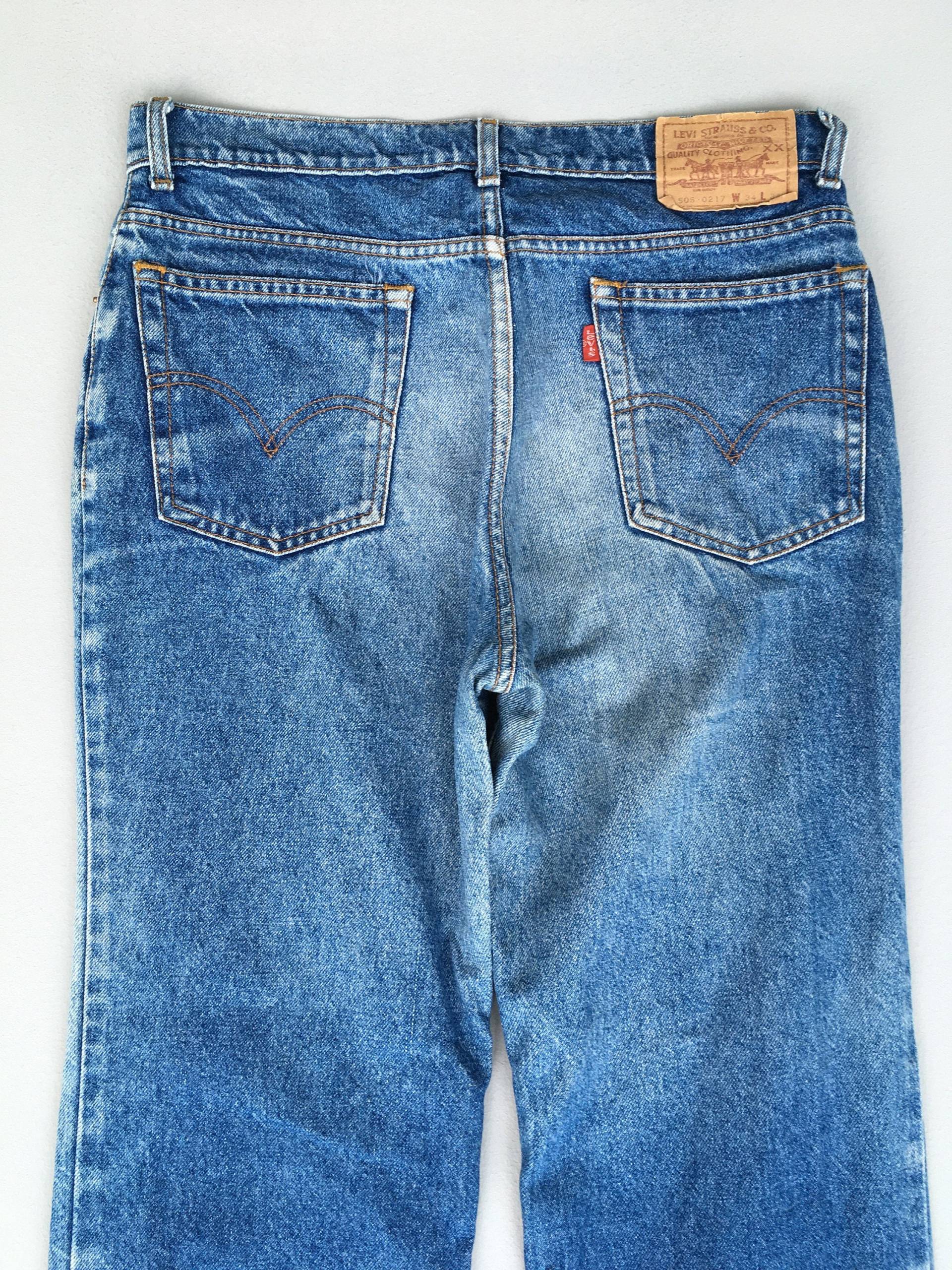 Größe 32x28 Vintage Levi's 505 Regular Fit Light Washed Jeans Levis Release Hem Faded Dirty Denim Blue Distressed W32 von AxeVin