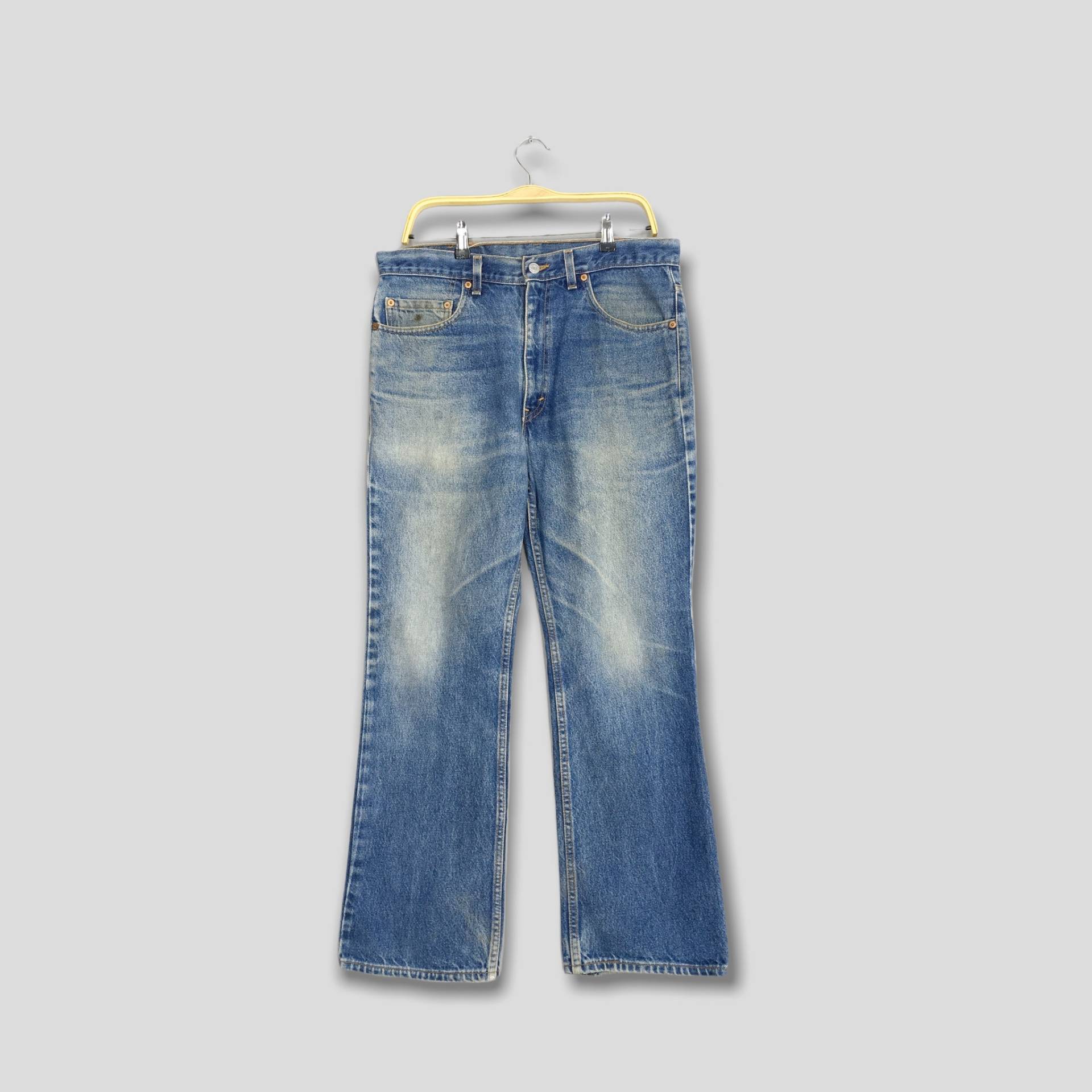 Größe 34x30 Vintage Levi's 517 Bootcut Flare Jeans Lightwash Denim 90Er Stonewash Distressed Zipper W34 von AxeVin