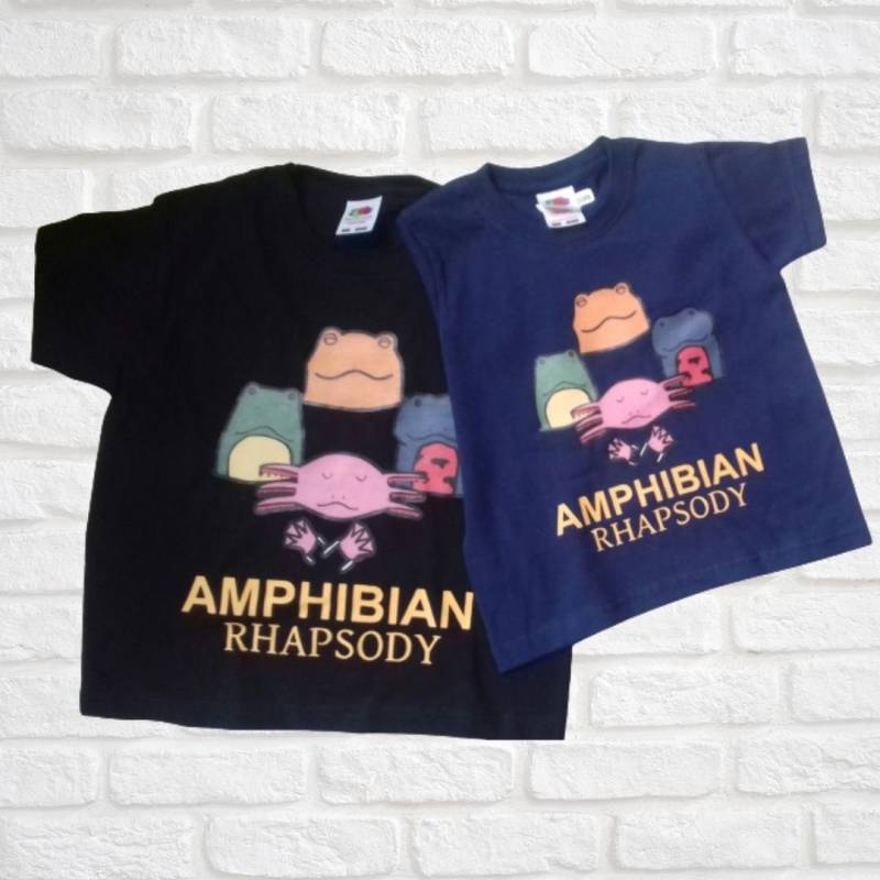 Kinder T-Shirt Amphibian Rhapsody Kinder T-Shirt Amphibian Rhapsody von Axelinaproductions