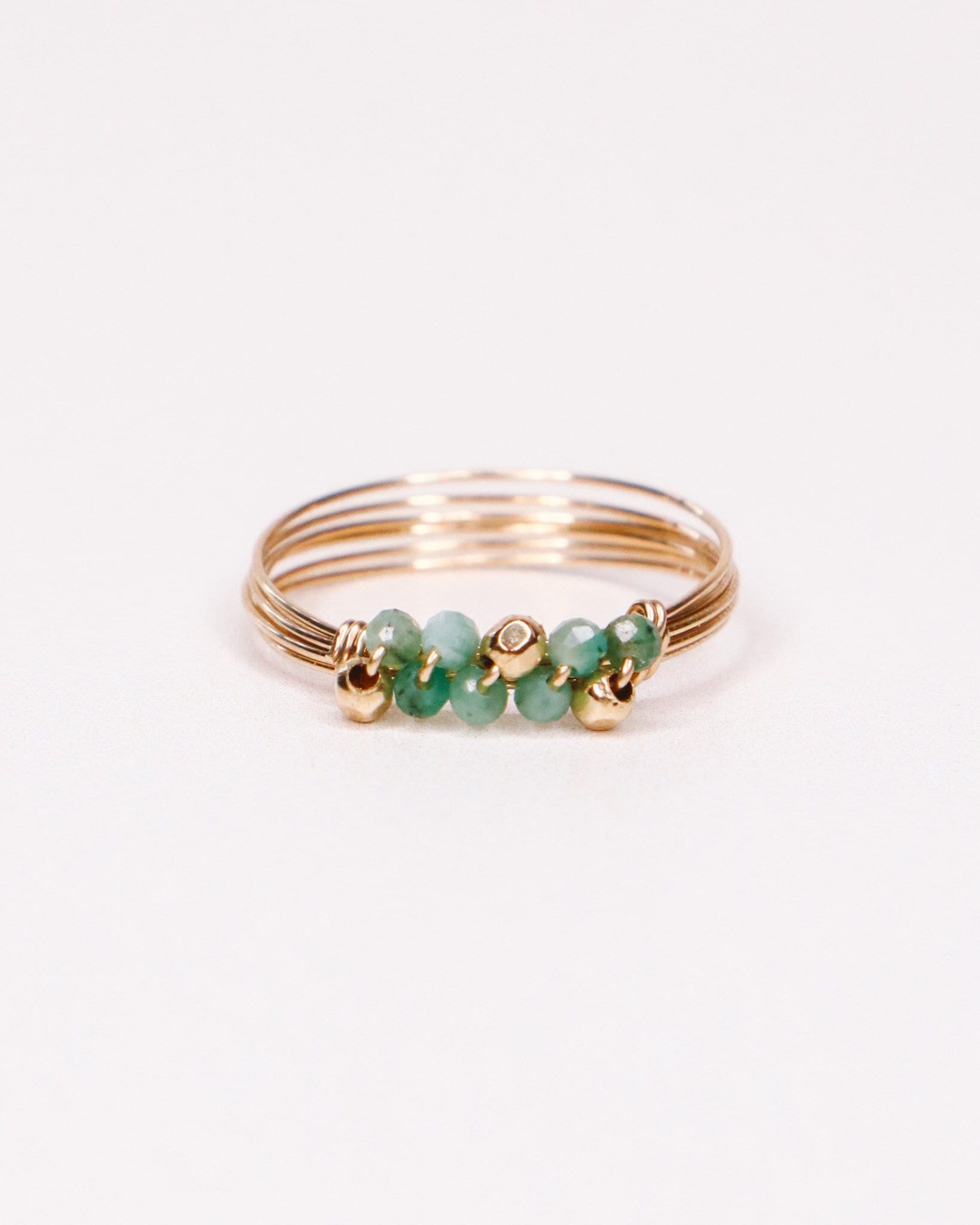 Andrea Vert, Mehrreihiger Ring, Edelsteinring, Feiner Gold, Silber, Smaragd, Weihnachtsgeschenkschmuck von AxelleJoly