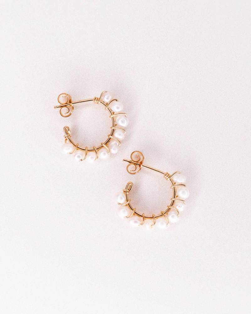 Beaume - Weiß, Weiße Perlen-Creolen, Zuchtperlen-Creolen, Perlenschmuck, Große Kostbare Creolen, Weihnachtsgeschenkschmuck von AxelleJoly