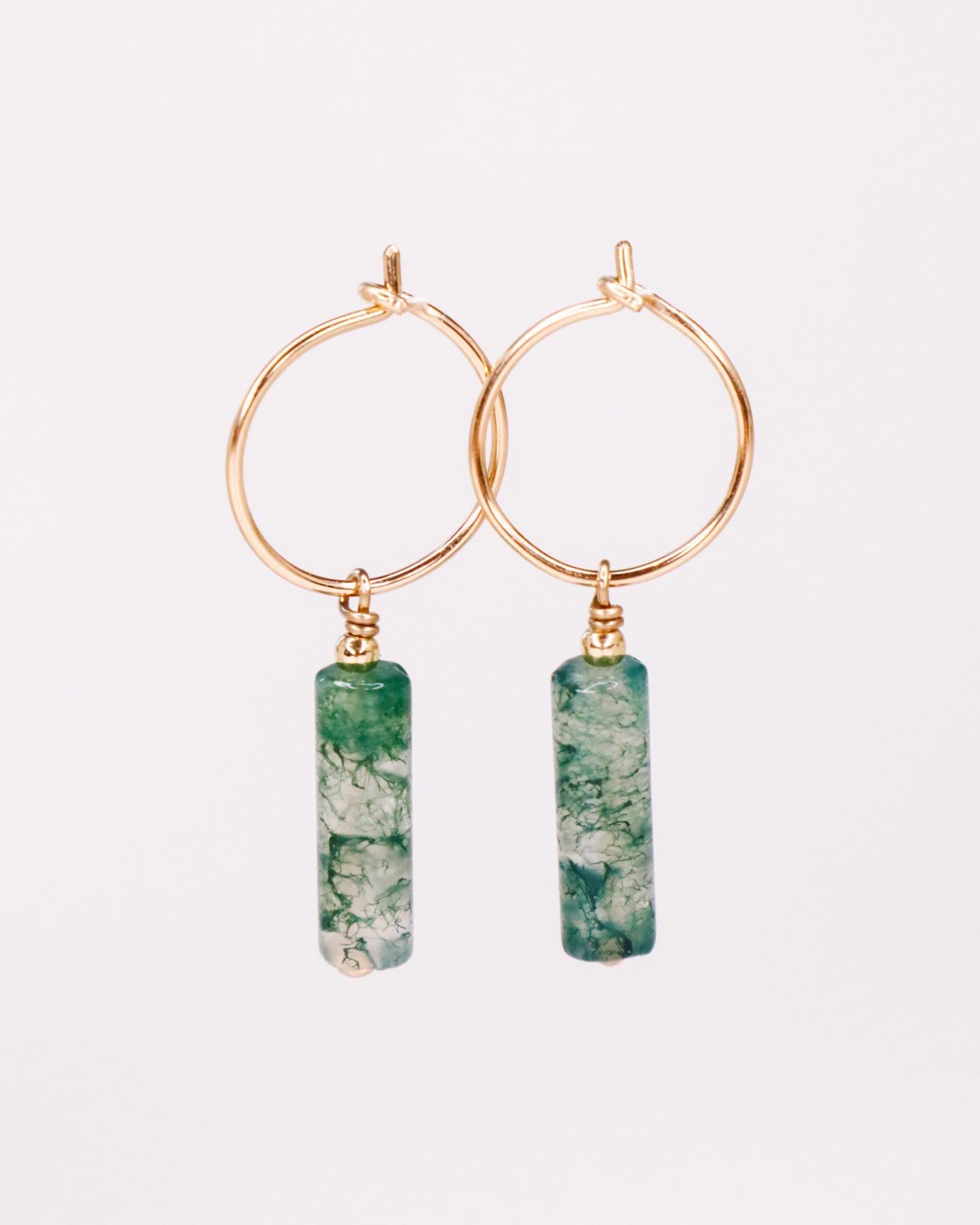 Betula, Creolen, Charm-Creolen, Feine Moosachat-Stein, Grüner Stein, Weihnachtsgeschenk-Schmuck von AxelleJoly