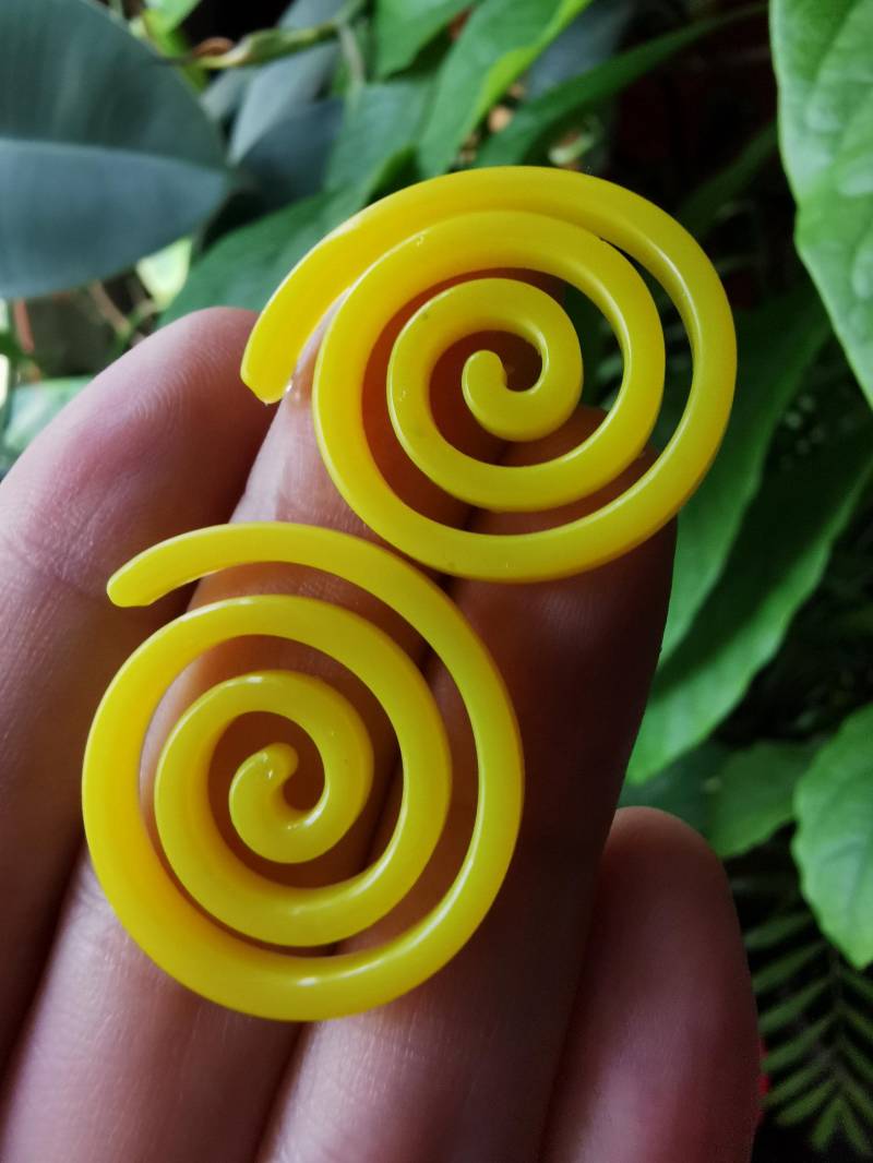 Yellow Spiral von Axoplasm