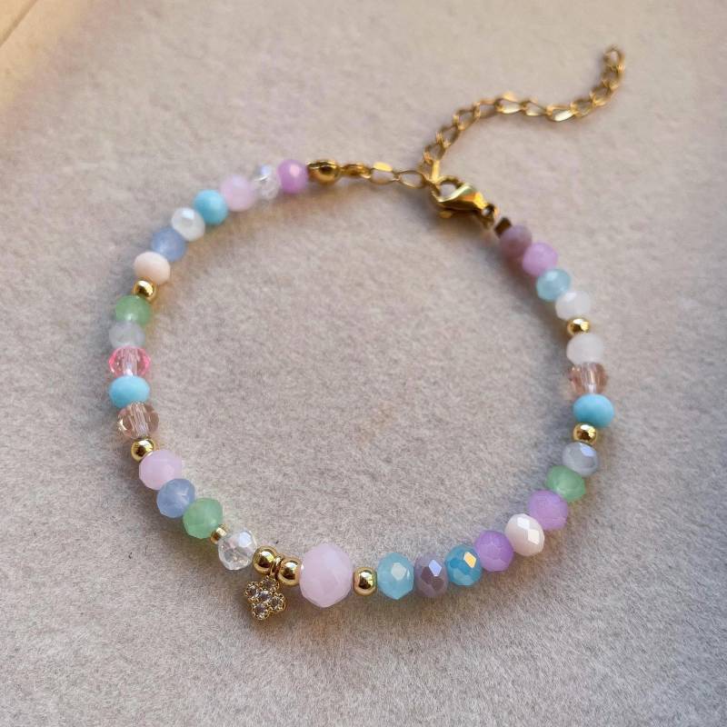 Perlenarmband, Buntes Armband, Beaded Bracelet, Kleeblatt Anhänger, Damenschmuck, Glasperlen, Edelstahl, 18K Vergoldet von AxunaDesignShop