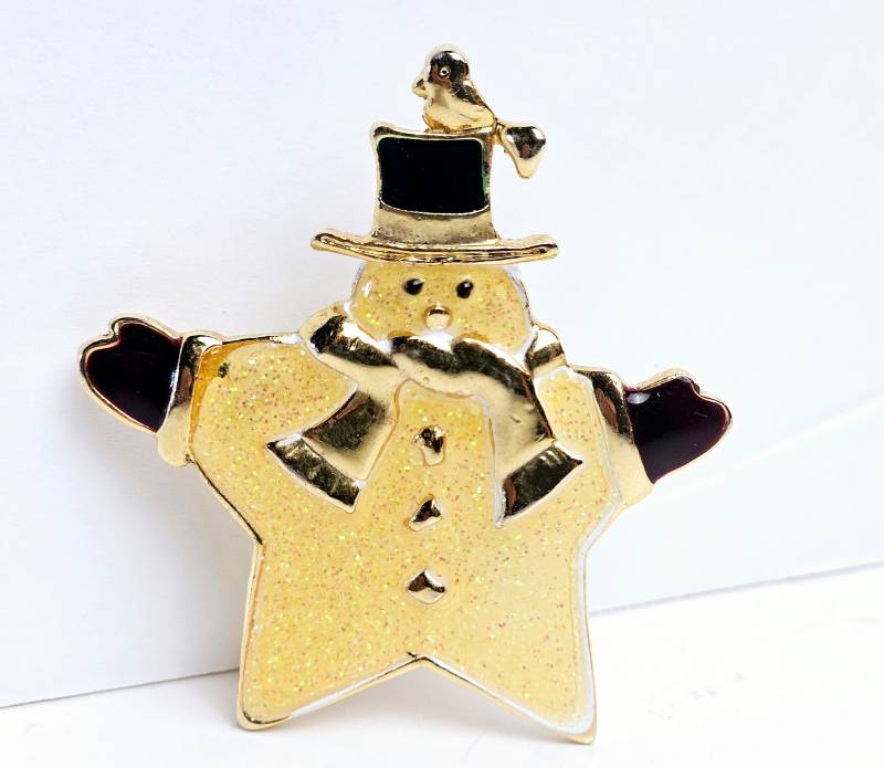 Vintage Schneemann Brosche Sternförmiger Funkelnder Mit Goldvogel Auf Hut-Weihnachtsschal Pin-Brosche Vintage Schneemann Brosche Sternförmiger Funkelnder Mit Goldvogel Auf Hut-Weihnachtsschal Pin-Brosche von AyCarambaGifts