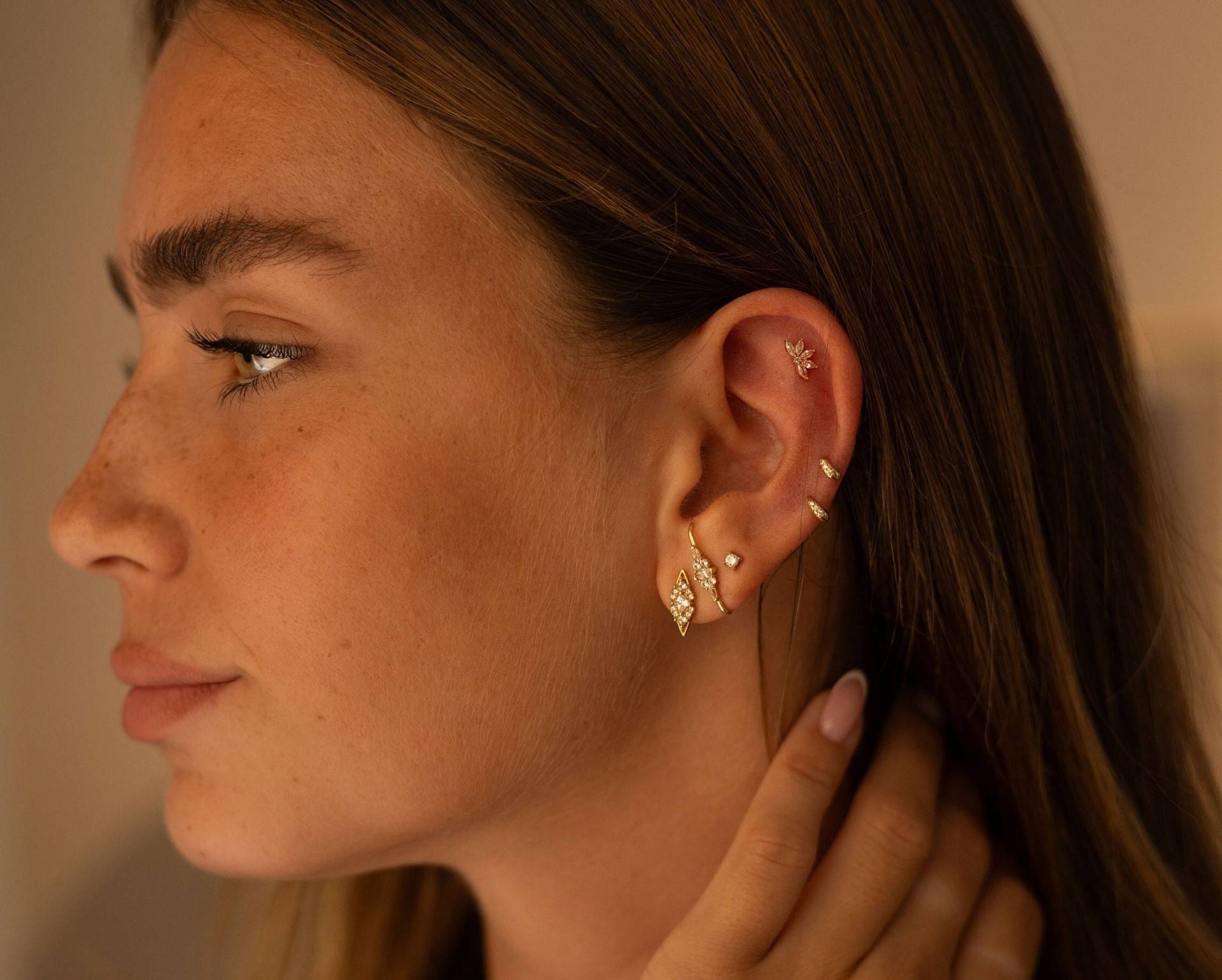 Braut Lobe Cuff Ohrringe, 14 Karat Solid Gold Piercings, Ohr Cuff, Gold Kletterer, Zirkone von Ayajewellery