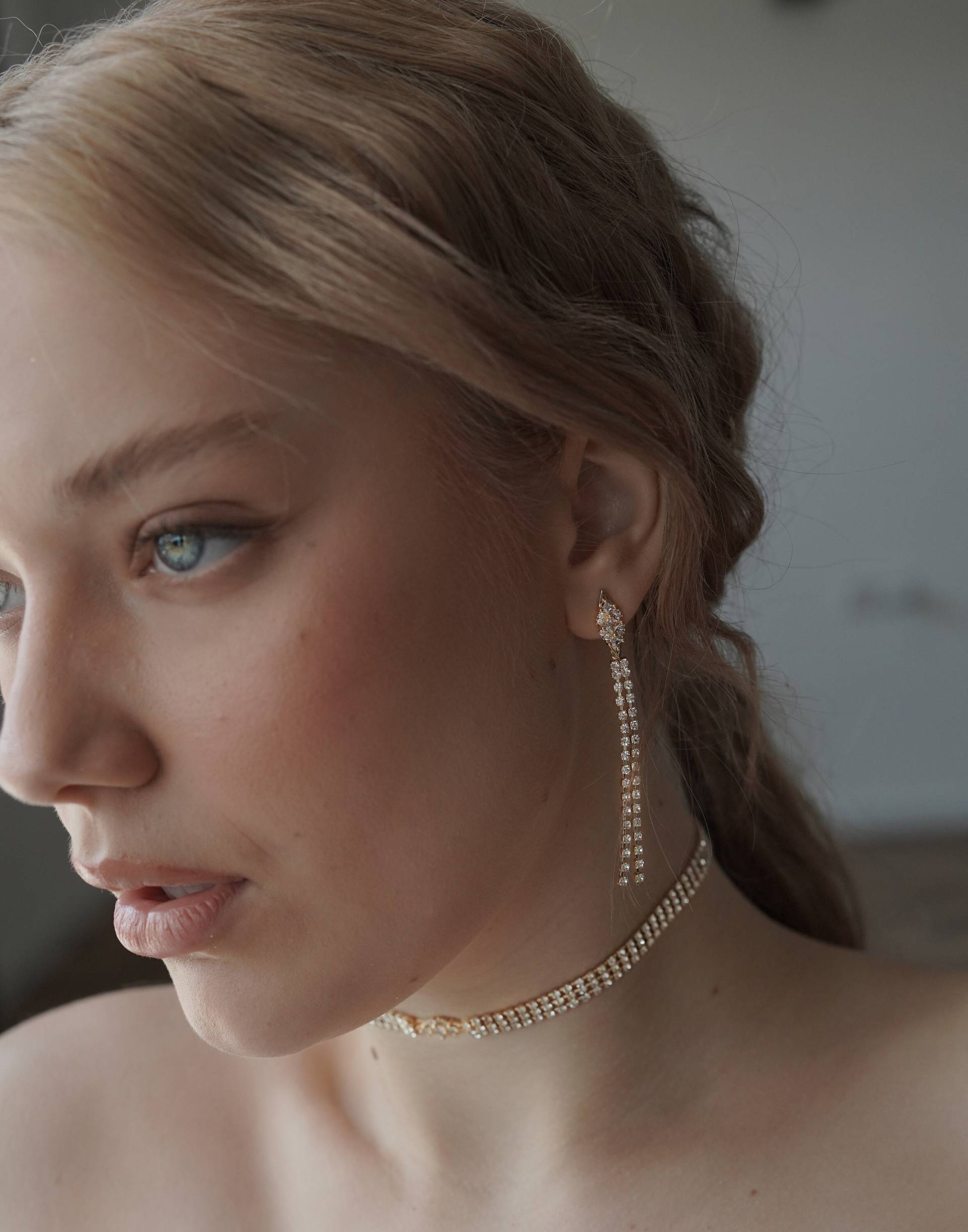 Lange Kristalle Ohrringe, Braut Ohrringe von Ayajewellery