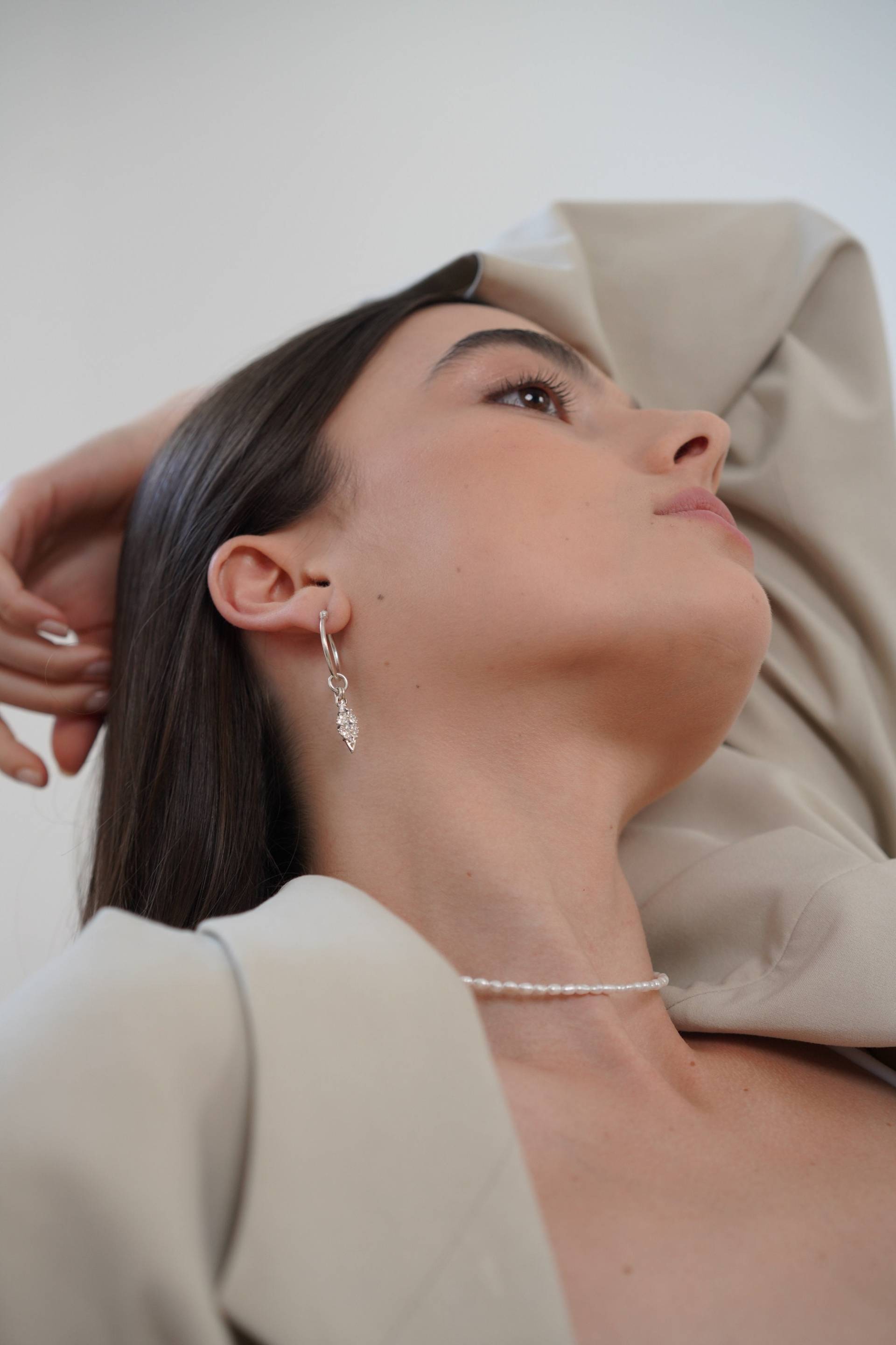 Zarte Creolen, Silber Creolen Ohrringe, Einzigartige Ohrringe von Ayajewellery