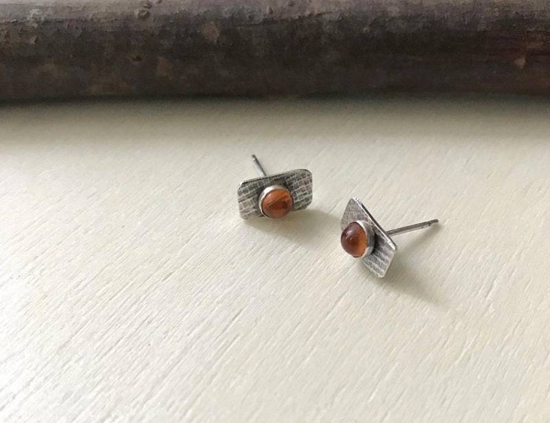 Strukturierte Sterling Silber Bernstein Ohrstecker Rustikale Bar Beiträge von AyalaBinor