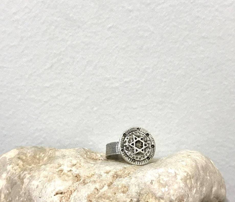 Handgefertigter Davidstern Ring Aus Sterlingsilber Unisex Oxidized Design Handgefertigter Davidstern Ring Aus Sterlingsilber Unisex Oxidized Design von AyalaBinor