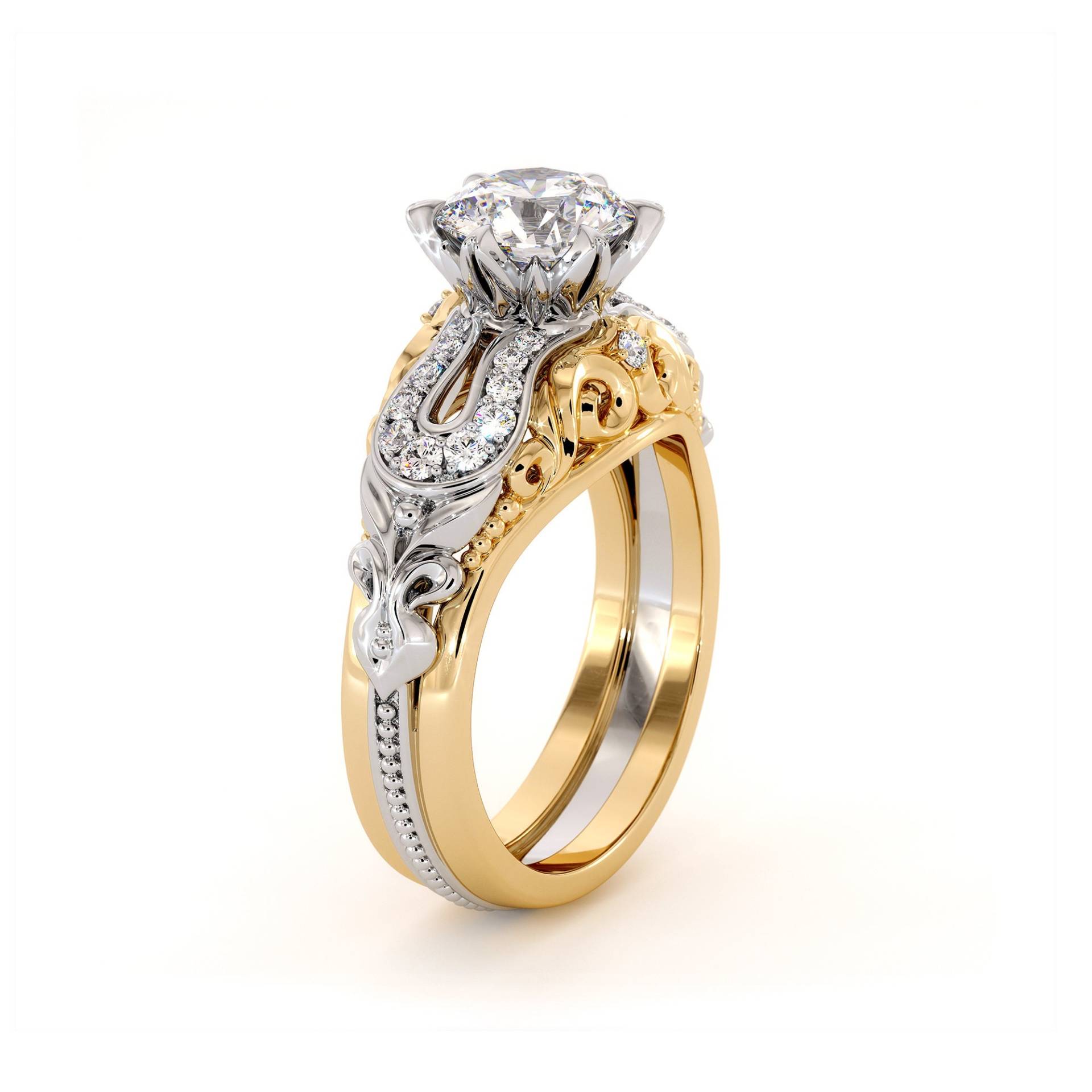 Königlich Gold Moissanite Verlobungsring 7.5mm Einzigartiger Ring Für Sie von AyalaDiamonds