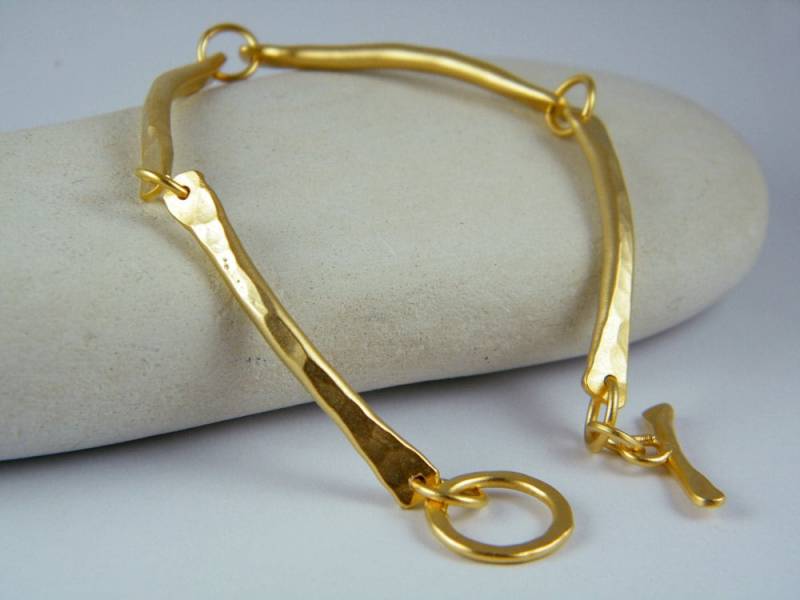 Handgefertigtes Goldarmband Handgemachtes Armband Kurve von AyalaVitkon