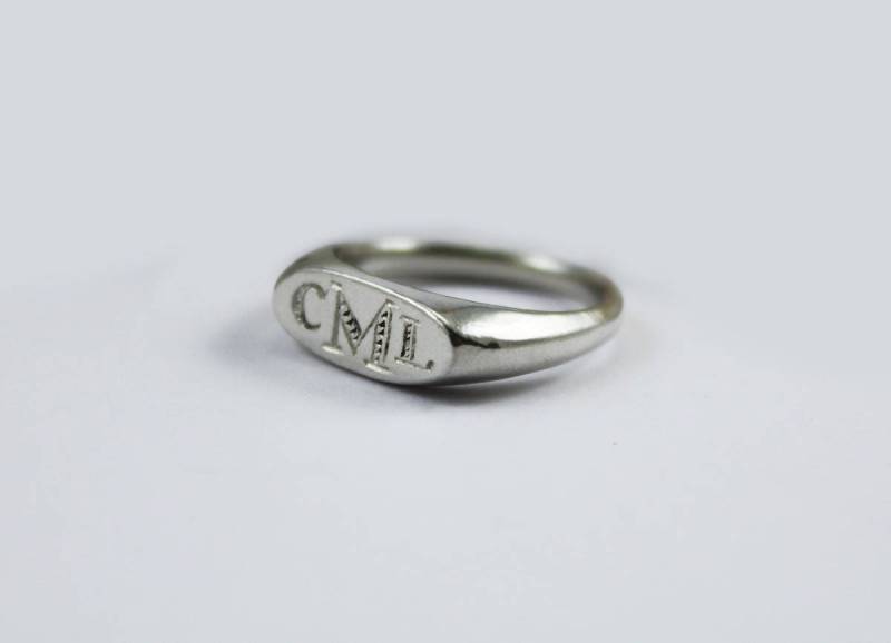 Silber Siegelring Personalisiert Frauen Initial von AyalaVitkon