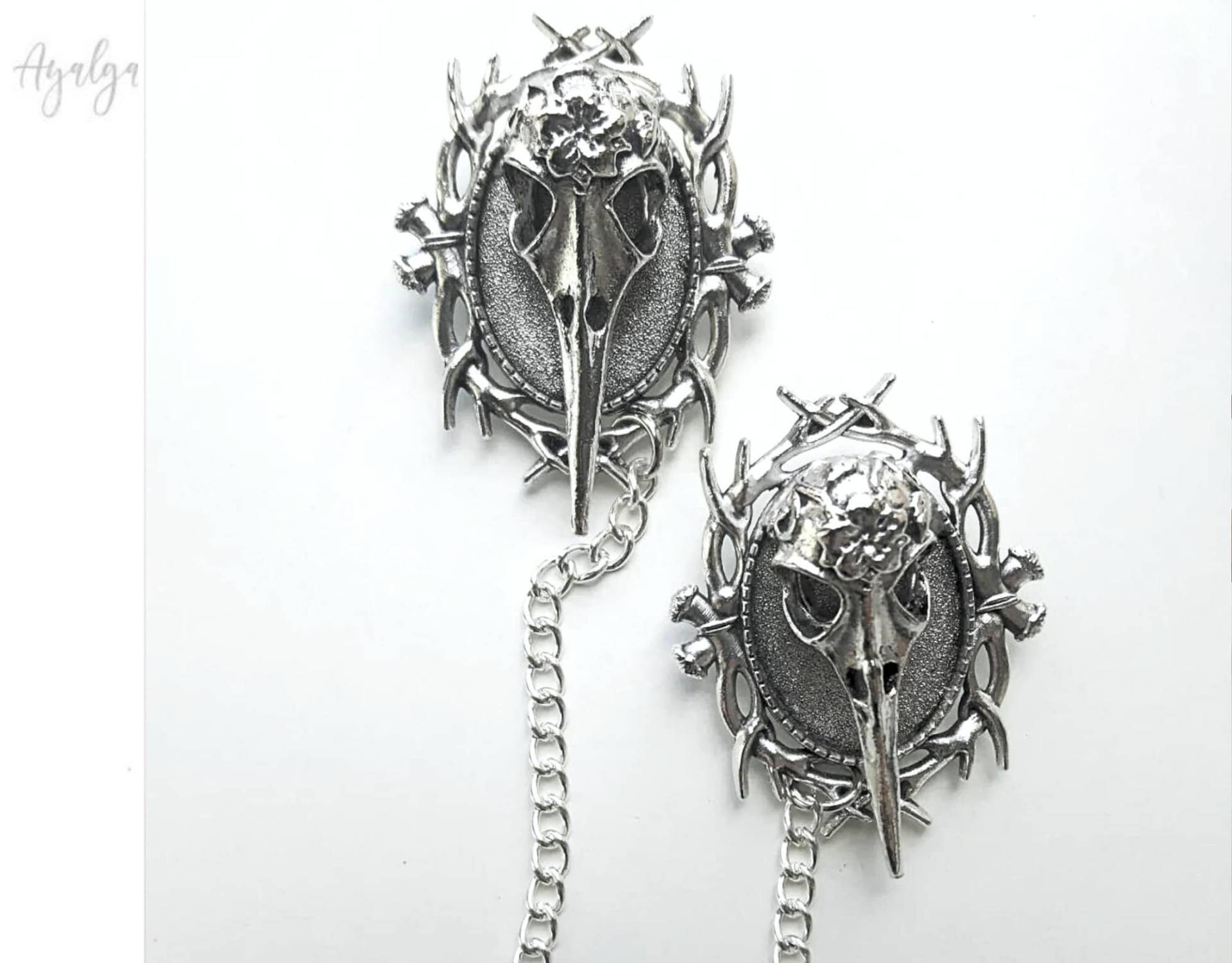 Raben Schädel Brosche Mit Ketten - Silber Ton Goth Umhang Pin von Ayalga