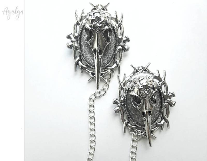 Raben Schädel Brosche Mit Ketten - Silber Ton Goth Umhang Pin von Ayalga