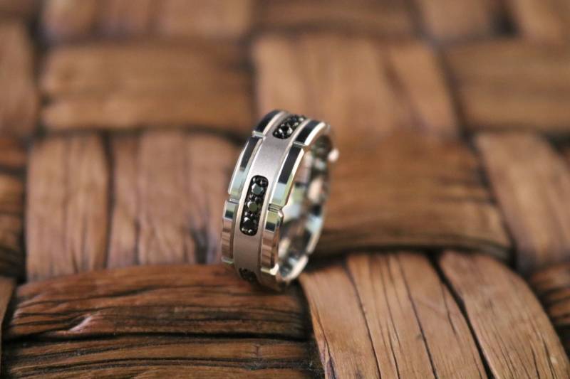 Schwarzer Diamant Wolfram Ehering Mehreren Grooves Wolframcarbid von AydinsJewelry