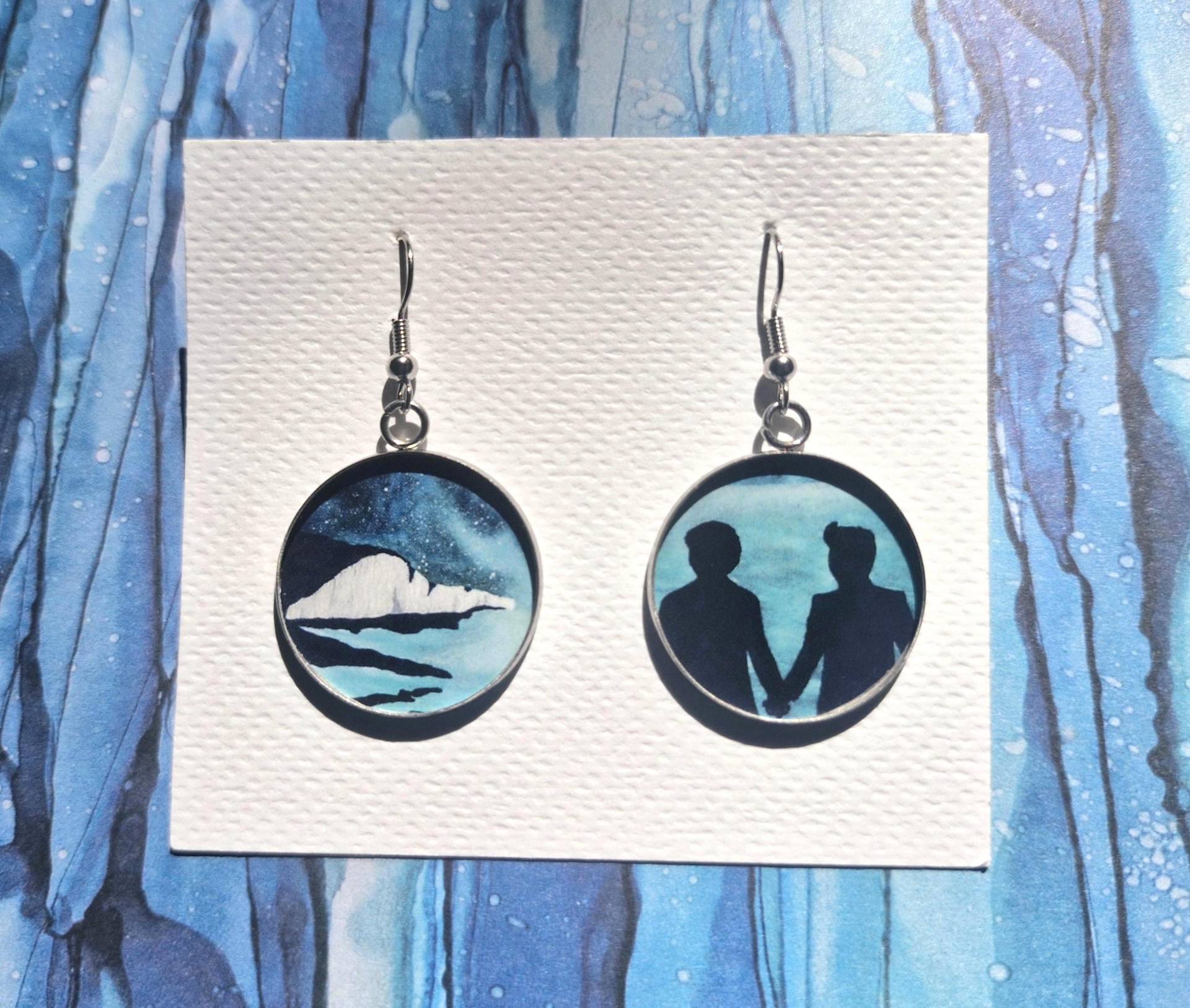 Ineffable Husbands South Downs Cliffs Hängeohrringe Handgemachter Aquarell Kunstdruck Schmuck Ineffable Husbands South Downs Cliffs Hängeohrringe Handgemachter Aquarell Kunstdruck Schmuck von AydraArt