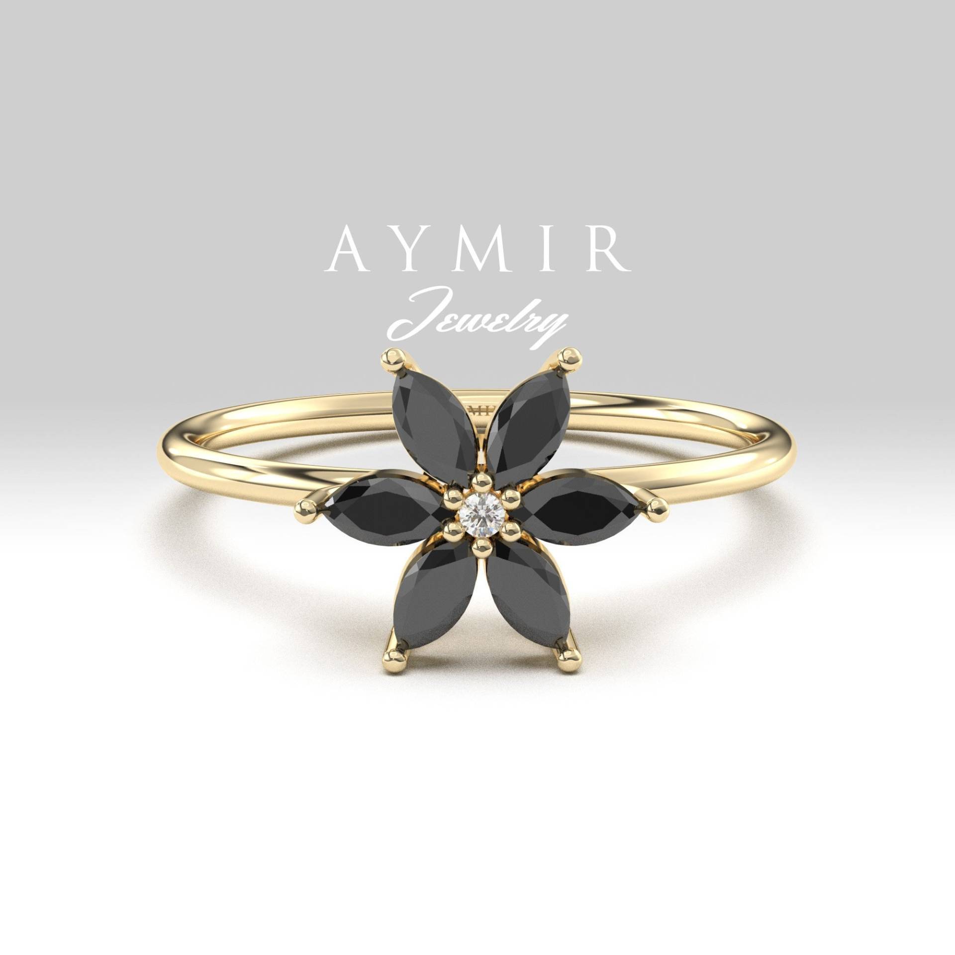 14K Gold Schwarzer Onyx Blumenring, Zierlicher Ring, Dezember Birthstone Geburtstagsgeschenke, Minimalist Goldring, Muttertagsgeschenk von AymirJewelry