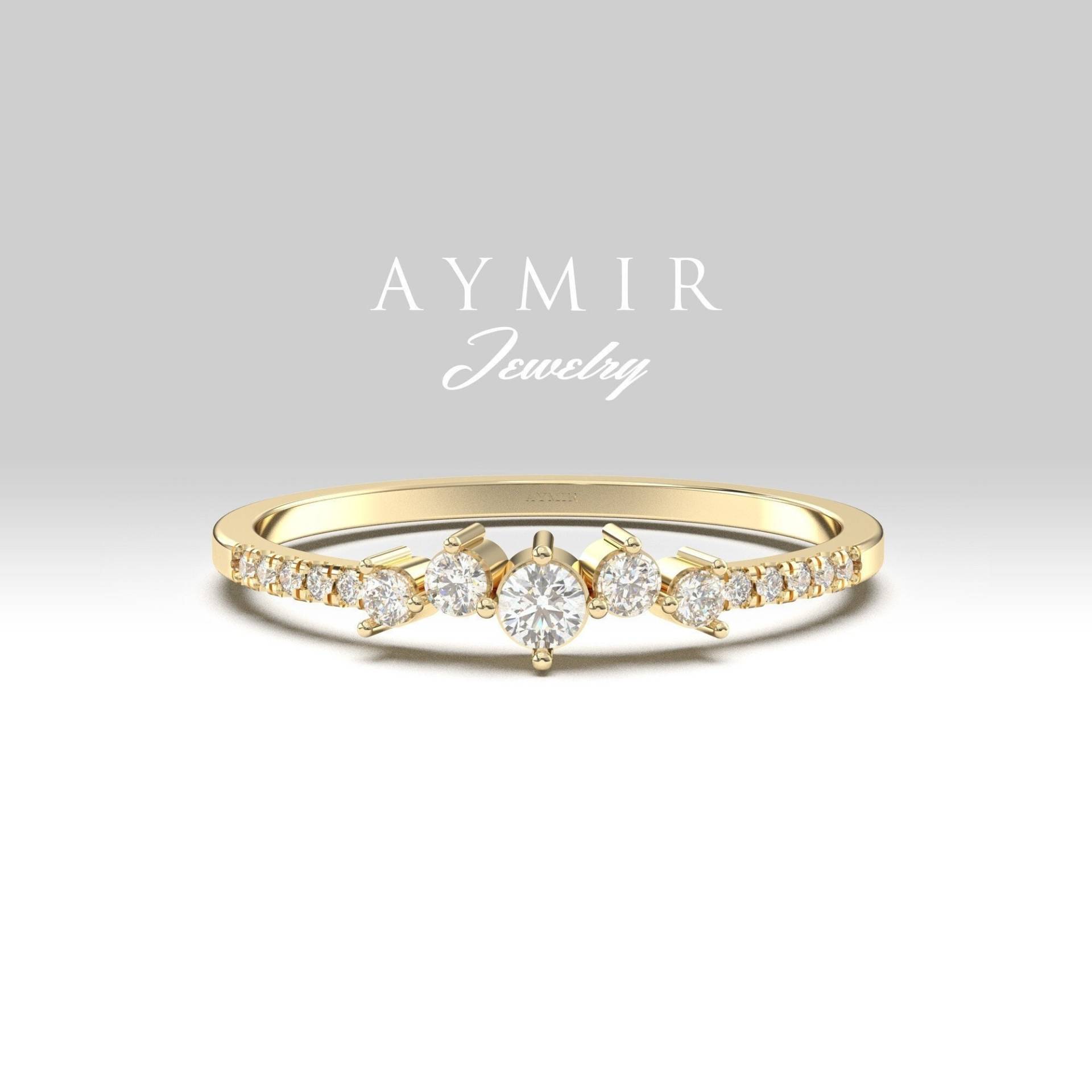 Cluster Diamant Ring, 14K Massivgoldring, Stapelbarer Goldring, Zierlicher Natürlicher Diamantring, Versprechensring, Verlobungsring von AymirJewelry