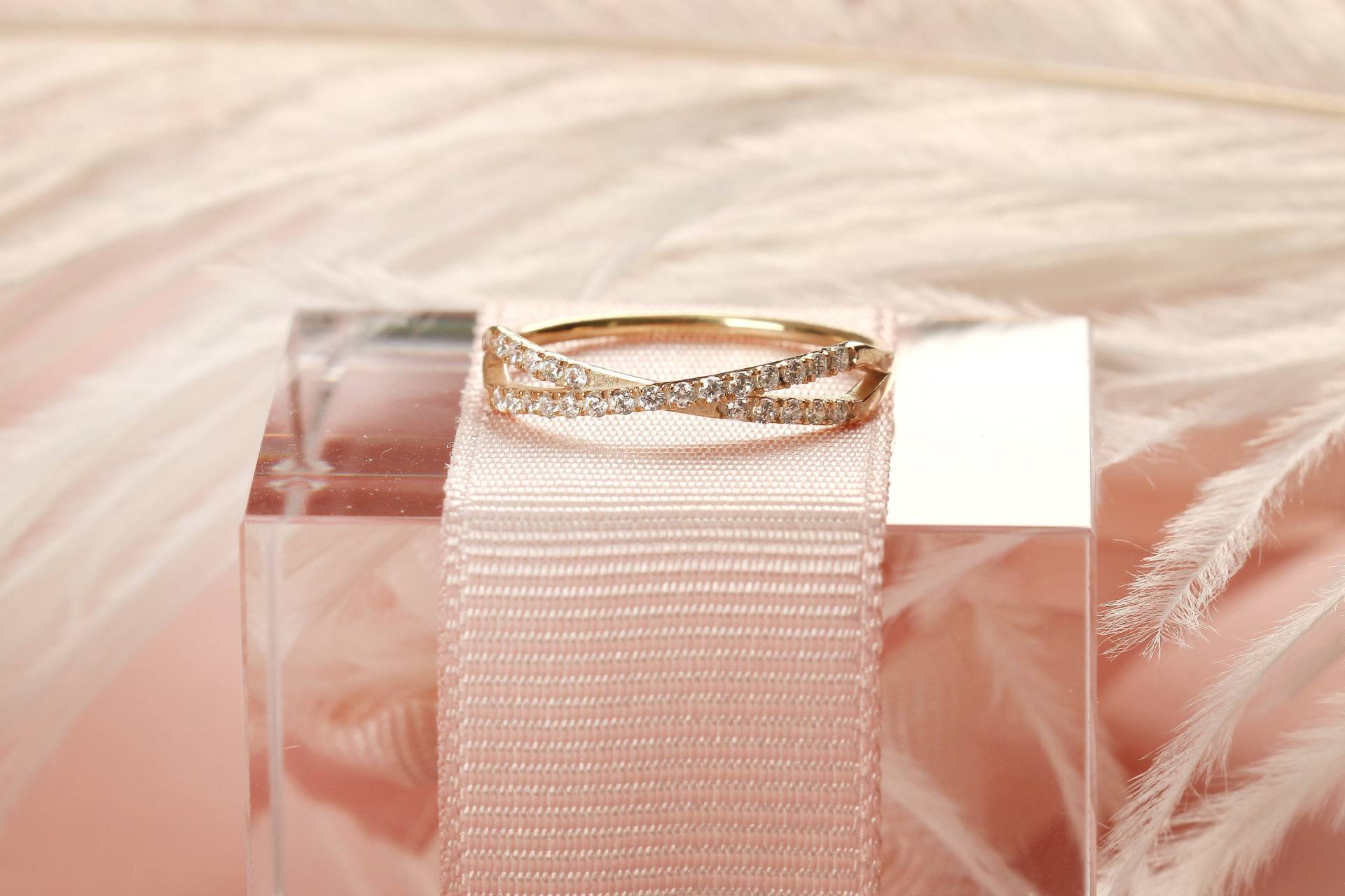 Diamant Hochzeit Goldring , 14K Solid Gold Ring, Zierliche Engagemet Ringe, Vorschlag 8K 18K in Verfügbar Valentines Geschenk von AymirJewelry