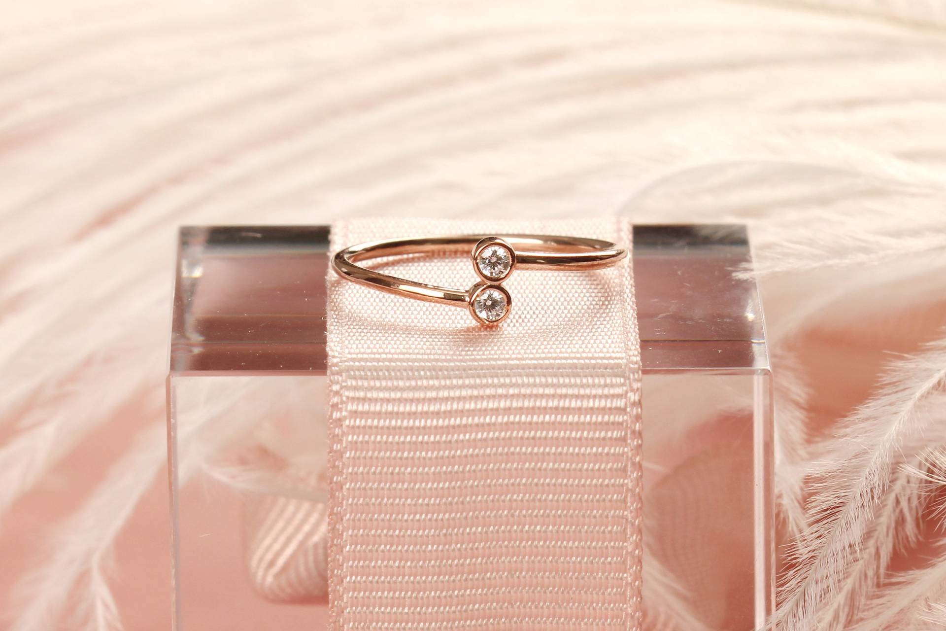 Doppelstein Diamant Ring | Gold Überbrückungsring Doppel Diamantring in Zargenfassung Valentinstag Geschenk von AymirJewelry