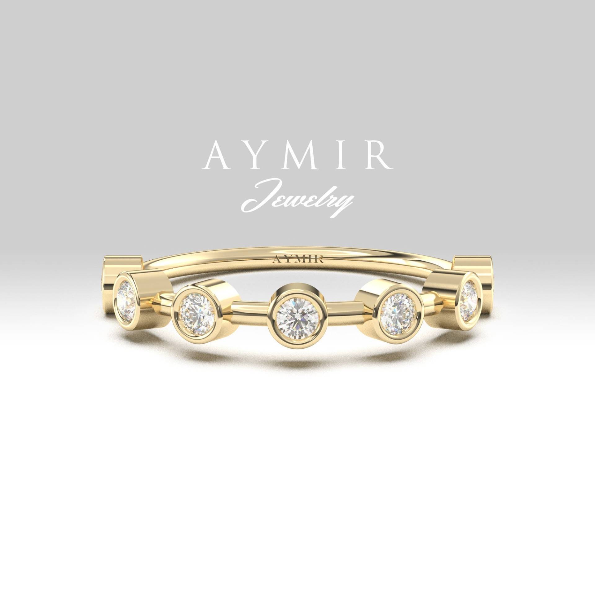 stapelbarer Diamantring, 14K Goldring, Runder Petite Diamant-Goldring, Dünner Jubiläums-Goldring, Brautjungferngeschenk von AymirJewelry