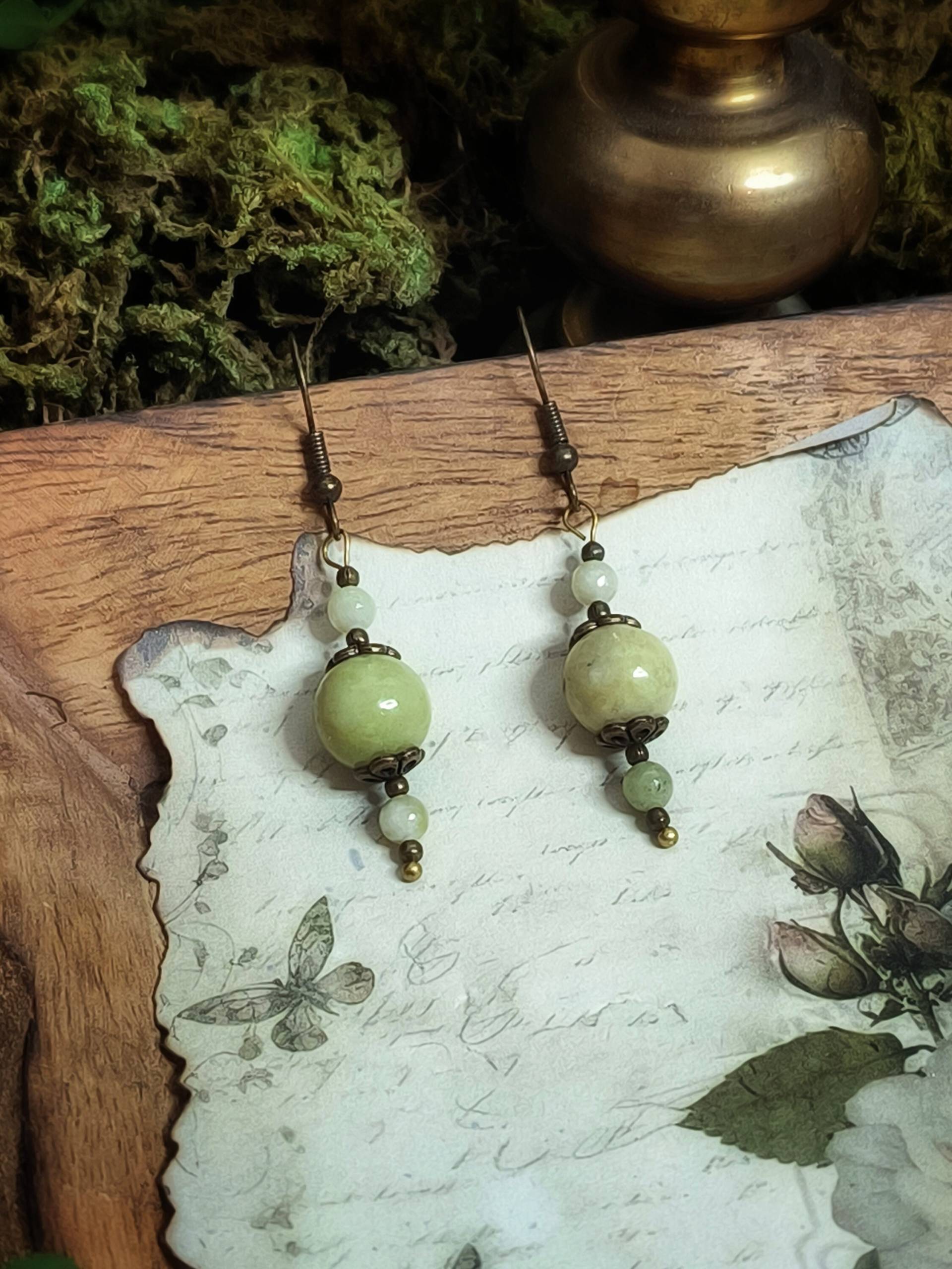 Ohrringe | Jade Perlen Wikingerschmuck Keltisch Antik Mittelalter Ohrhänger von AyngrattCrafts
