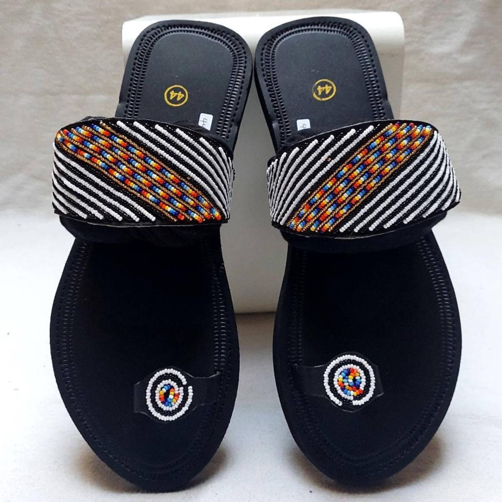 Beaded Leather Sandals /Mothers Gift,/Size 44 Flip Flops Large Feet Sandals/ Summer Relaxing Footwear/ For Her Gift von AyuCrafts